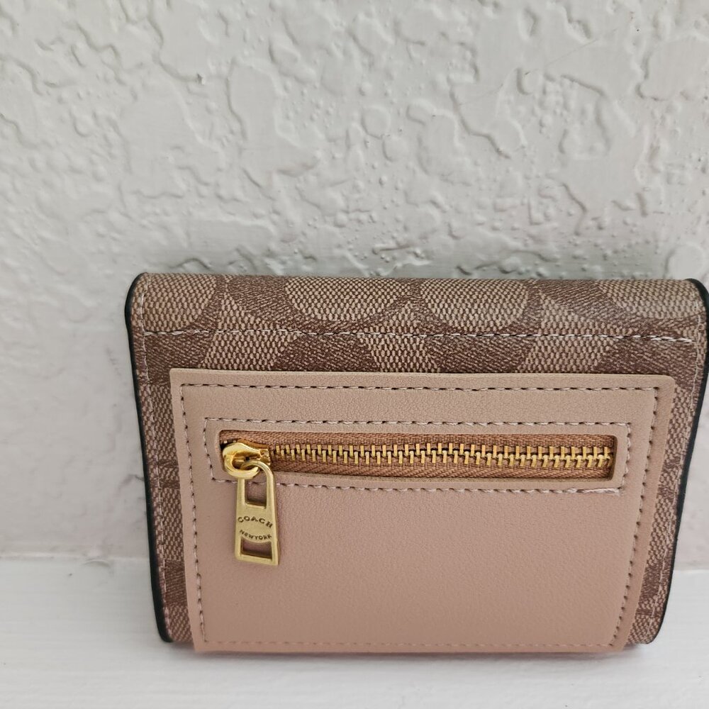 New Coach Signature Khaki Wallet - Picture 2 of 5